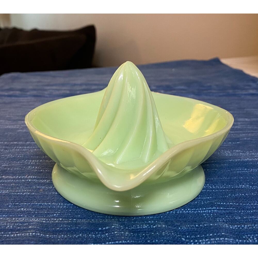 Uranium Glows Jadeite Glass Kitchen Reamer Juicer Cottage Farmhouse Home Decor - Picture 4 of 7